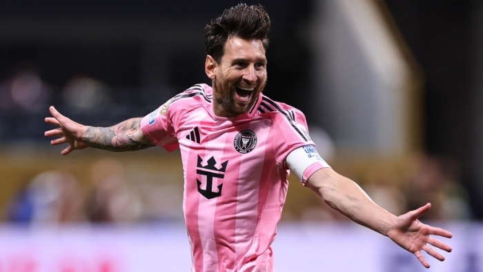 Baggio Jersey Gift Moves Messi