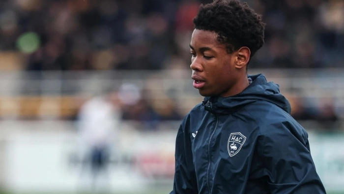Enzo Kana-Biyik Becomes Manchester United