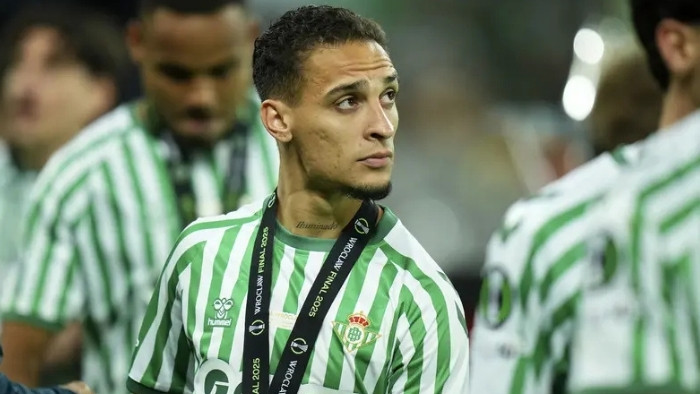 Antony May Leave for Saudi Arabia After Betis