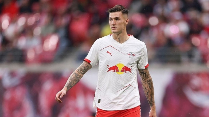 Why Benjamin Sesko Joining Manchester United